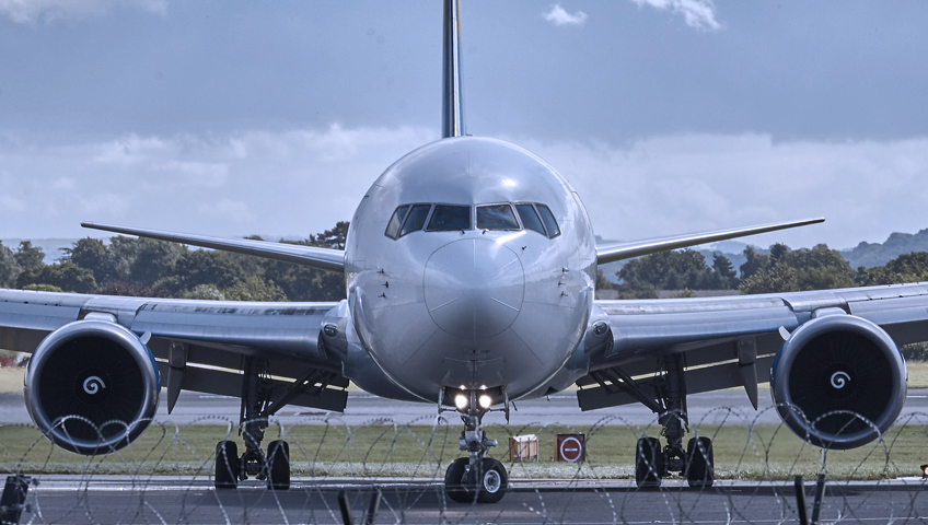Flugzeug, Dienstleistungen, Flugzeugcharter, Delta-Stallion Internationale Transport GmbH